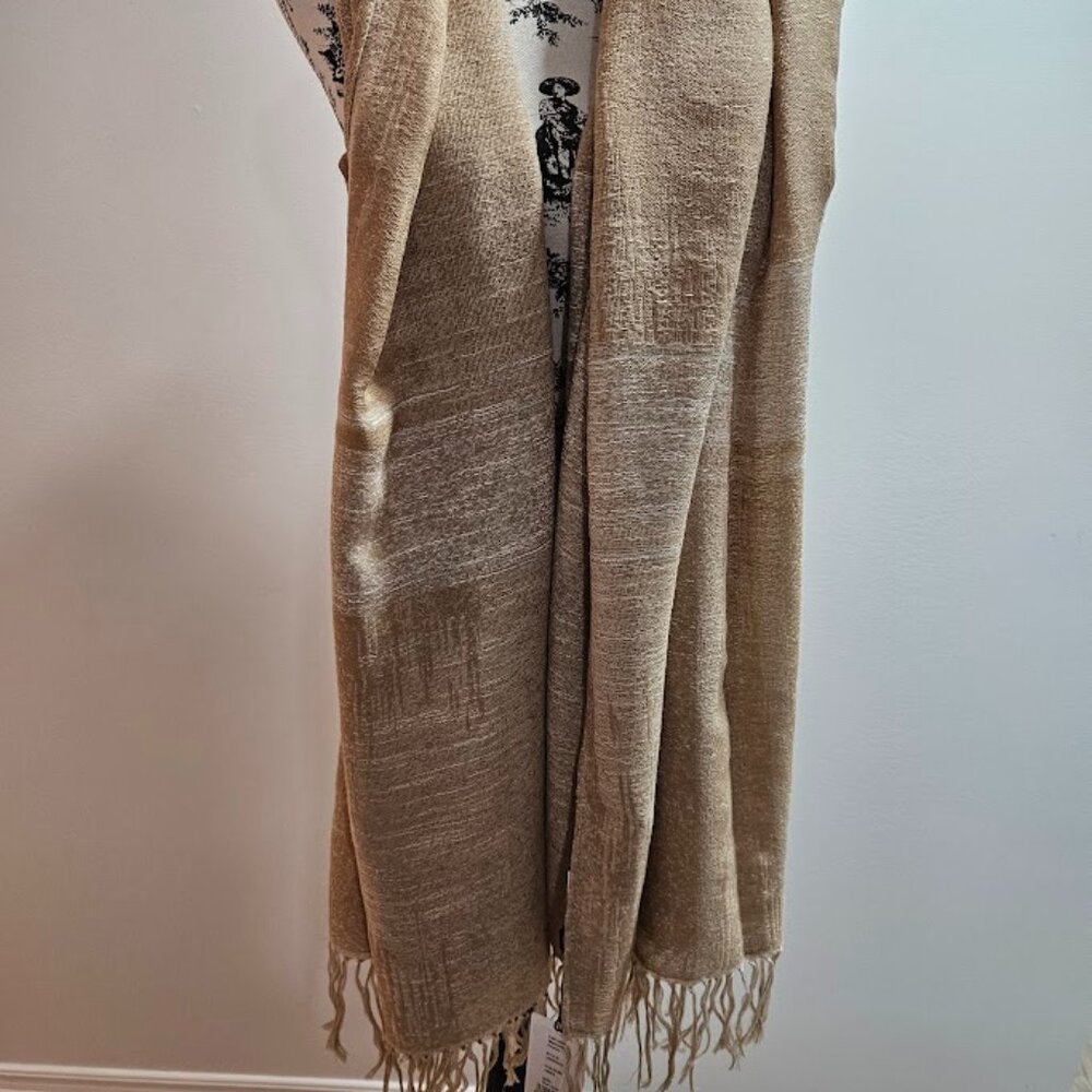 BNWT Beige Cream Olsen Scarf